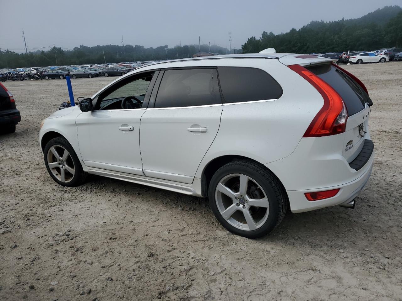 Lot #3028524941 2011 VOLVO XC60