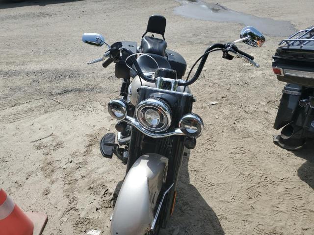 2018 HARLEY-DAVIDSON FLHCS HERI - 1HD1YBK18JC083853