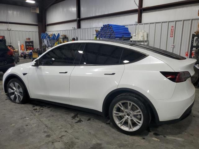 VIN 7SAYGDEE7NA015503 2022 TESLA MODEL Y no.2