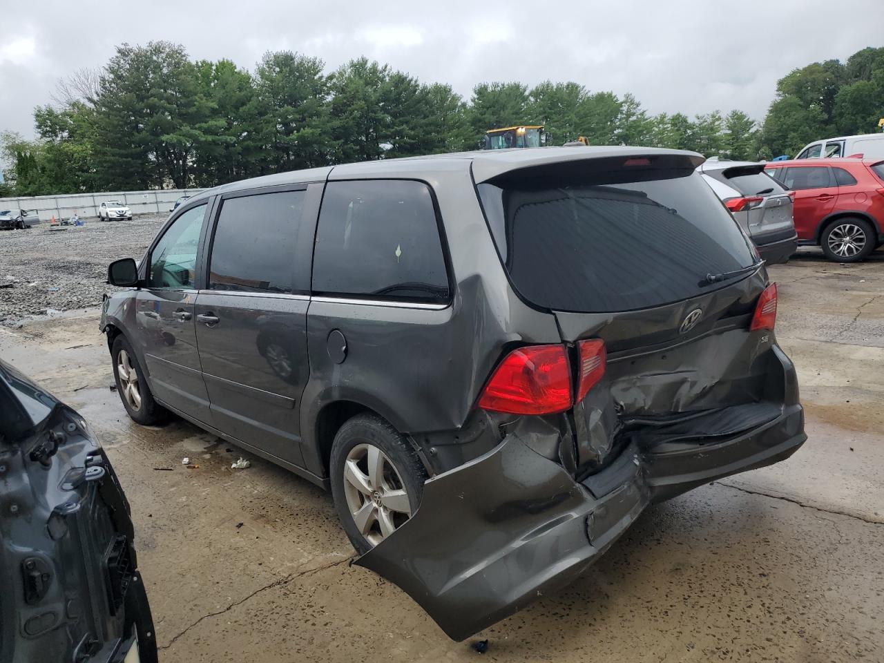 Lot #2823946087 2010 VOLKSWAGEN ROUTAN SE