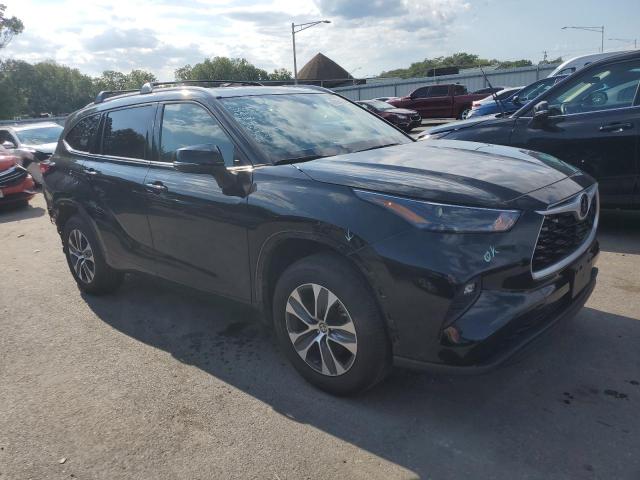 2022 TOYOTA HIGHLANDER - 5TDHZRBH4NS581877
