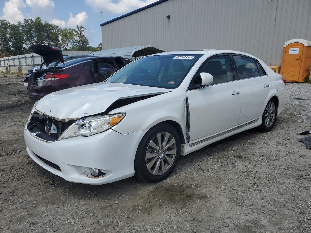 2011 Toyota AVALON, BASE