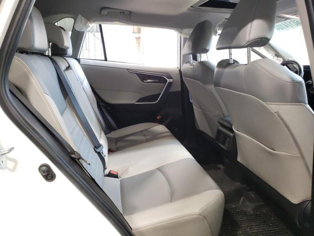 2019 TOYOTA RAV4 XLE P - JTMA1RFV6KD016868