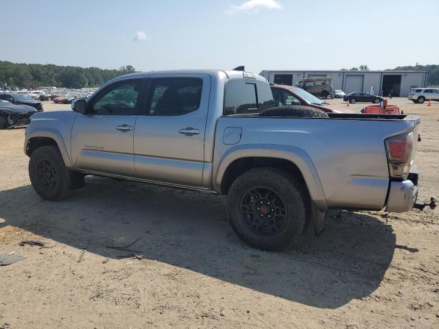 VIN 5TFGZ5AN9JX127768 2018 Toyota Tacoma, Double Cab no.2