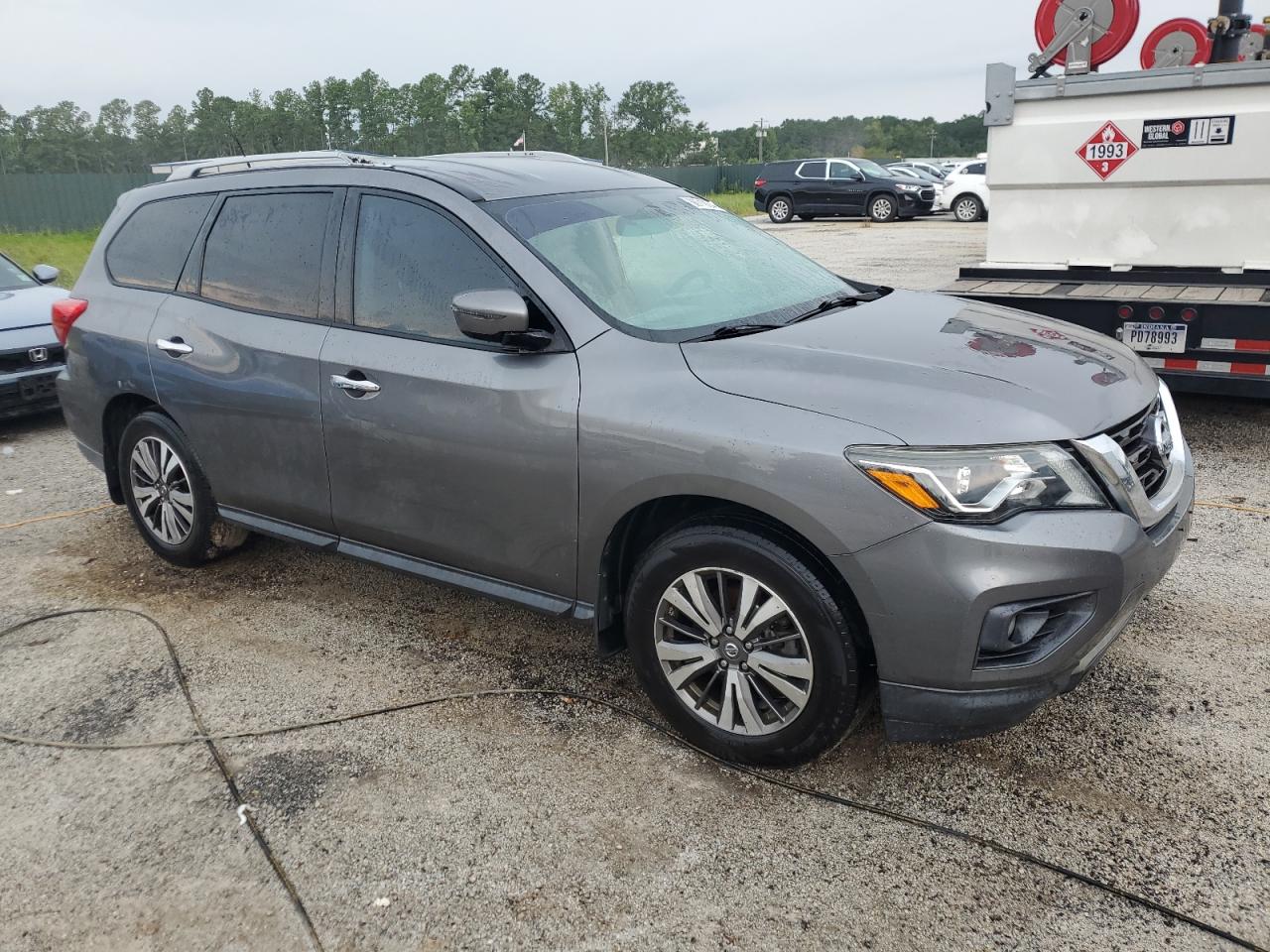 Lot #2886103198 2017 NISSAN PATHFINDER