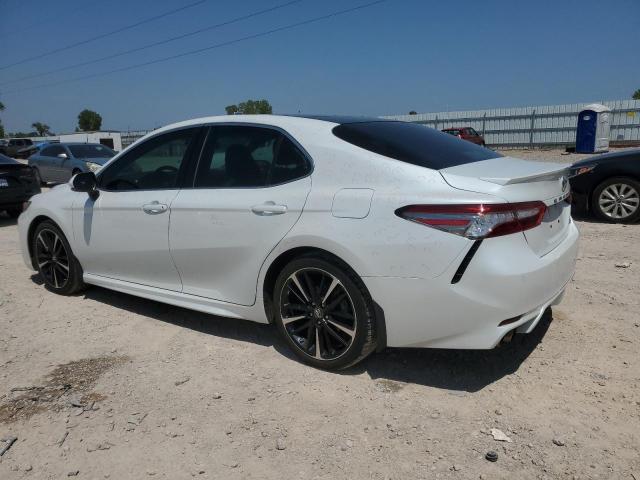 VIN 4T1B61HK4JU071145 2018 Toyota Camry, Xse no.2