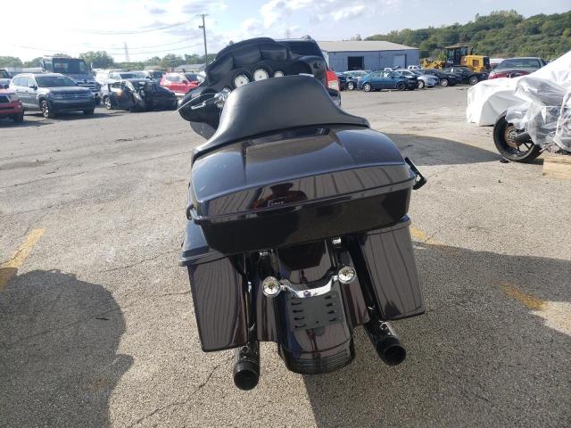 2011 HARLEY-DAVIDSON FLHX - 1HD1KB413BB674677