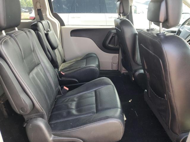 2016 CHRYSLER TOWN & COU - 2C4RC1BG3GR113746
