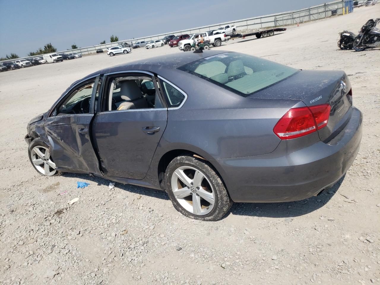 Lot #2794562694 2012 VOLKSWAGEN PASSAT SE