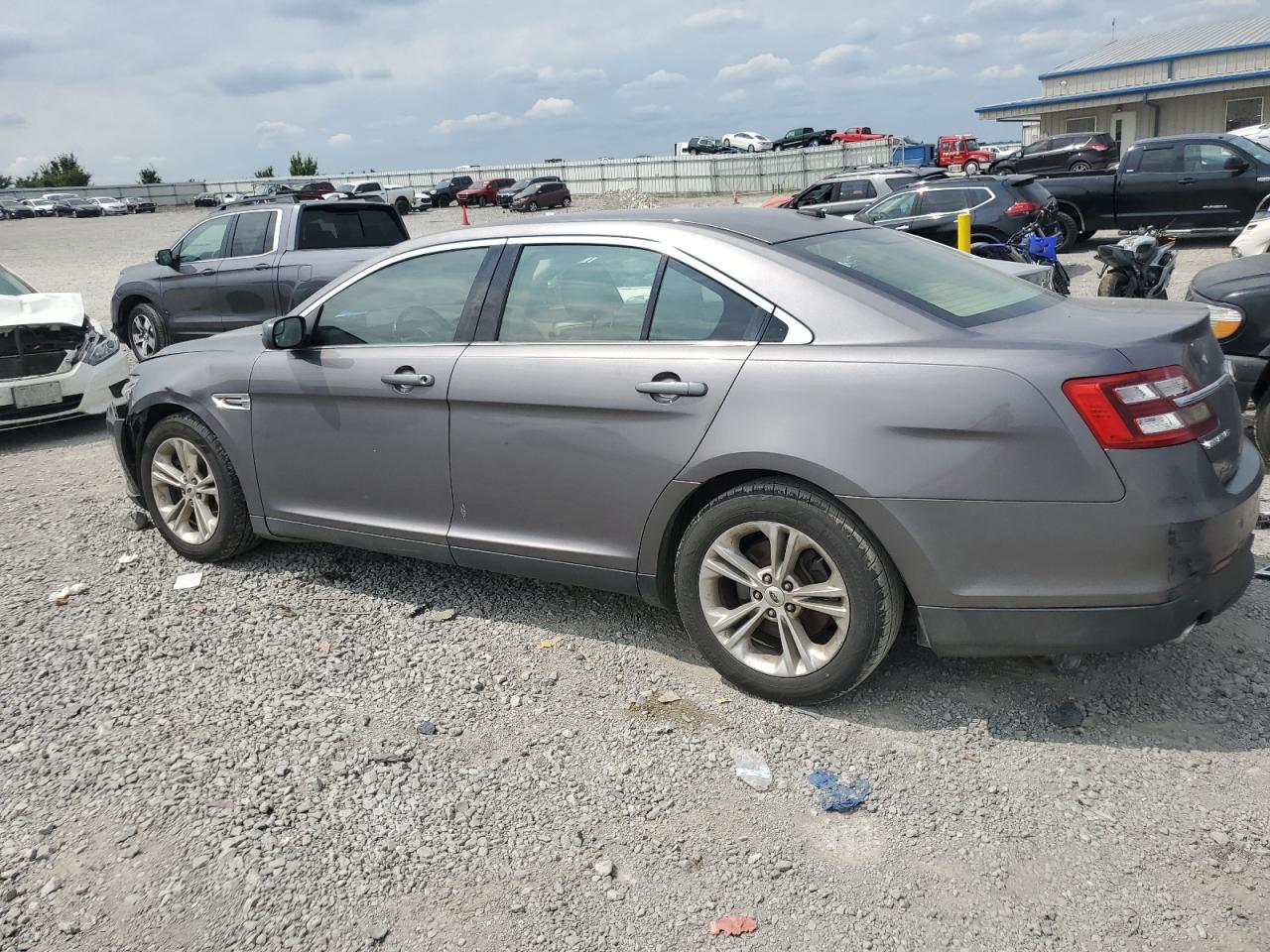 Lot #2936019682 2013 FORD TAURUS SEL