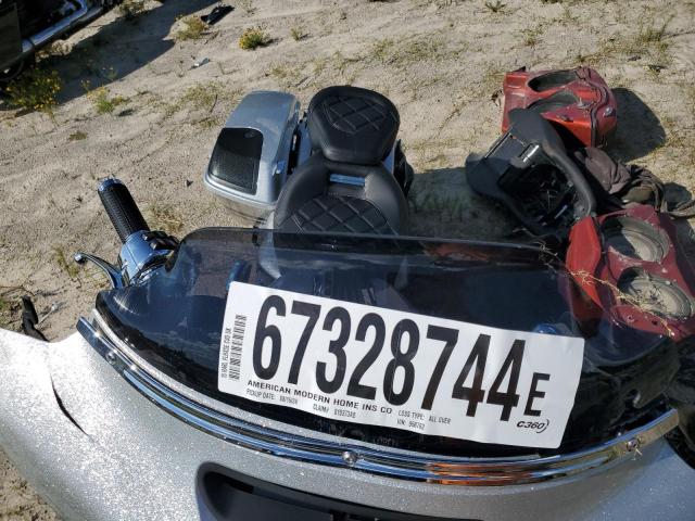2015 HARLEY-DAVIDSON FLHXSE CVO 1HD1PXN18FB958762