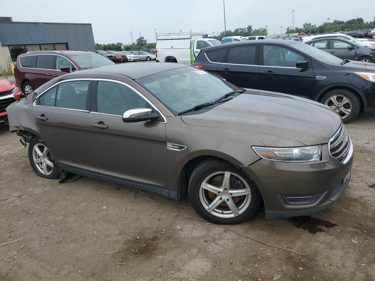 Lot #2974746182 2015 FORD TAURUS LIM