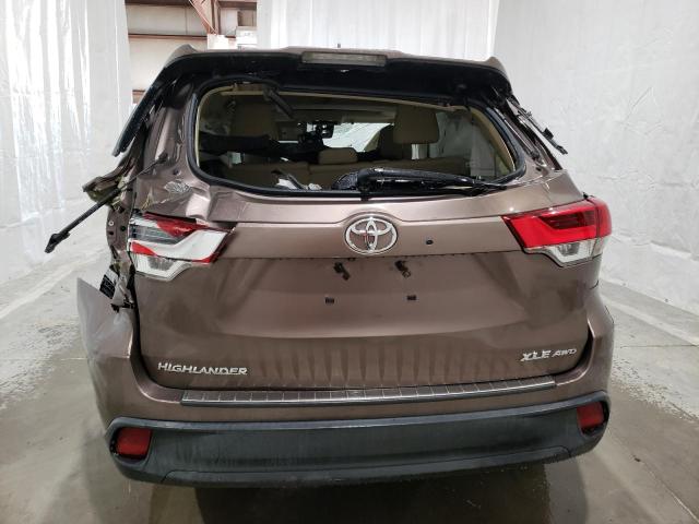 VIN 5TDJZRFH5KS966050 2019 Toyota Highlander, SE no.6