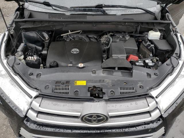 VIN 5TDJZRFHXKS931861 2019 Toyota Highlander, SE no.12