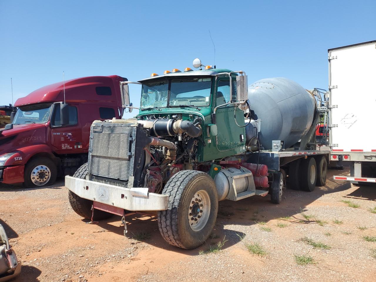 Lot #2808952717 2014 PETERBILT 365