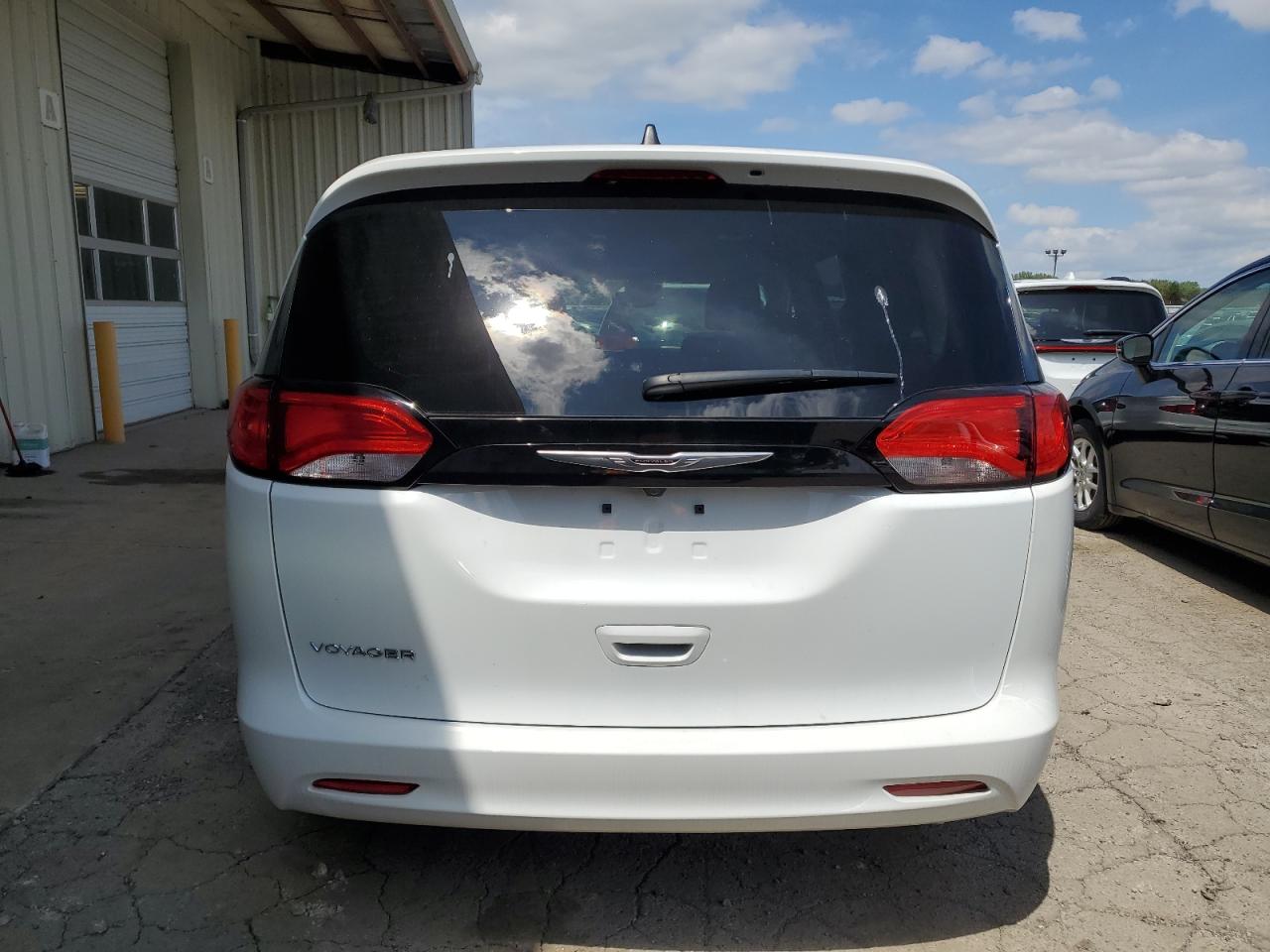 Lot #2938222482 2023 CHRYSLER VOYAGER LX