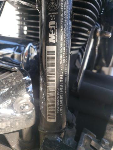 2011 HARLEY-DAVIDSON FLHX - 1HD1KB413BB674677