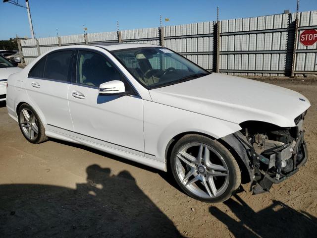 VIN WDDGF4HB2DA758602 2013 Mercedes-Benz C-Class, 250 no.4