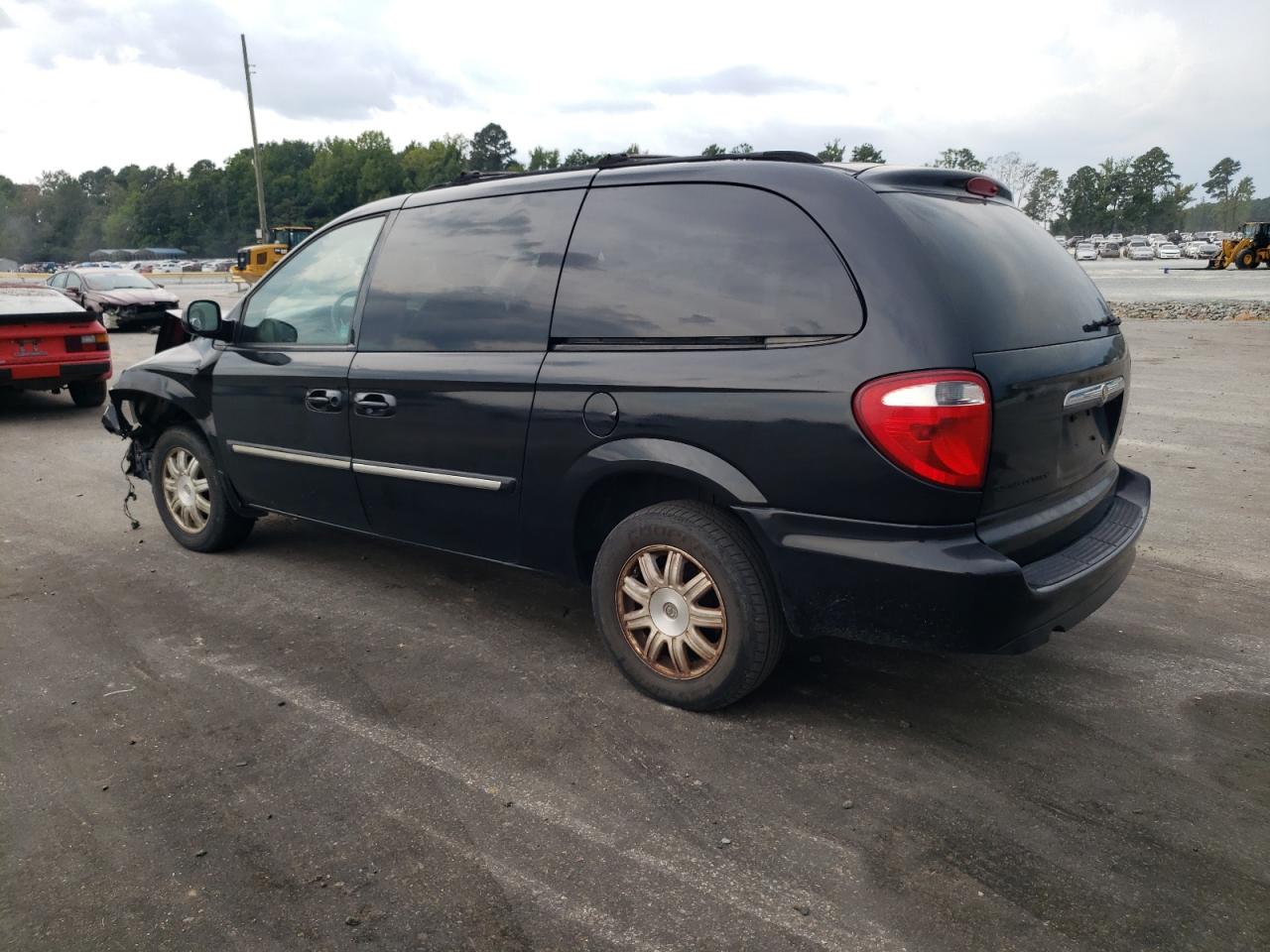 Lot #2893229710 2006 CHRYSLER TOWN & COU