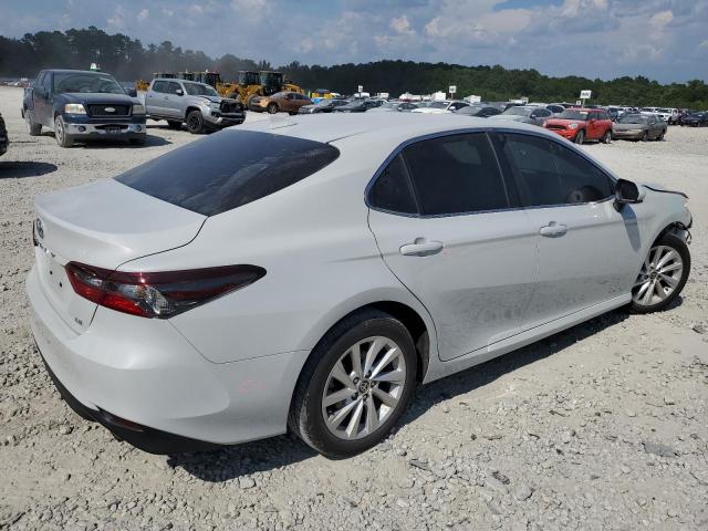 VIN 4T1C11AK6NU060943 2022 Toyota Camry, LE no.3