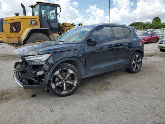 VIN YV4162UK1N2743821 2022 Volvo XC40, T5 Momentum no.1