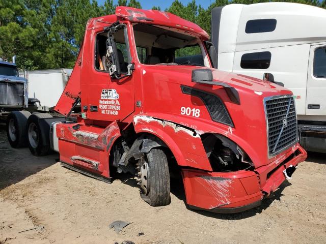 VOLVO VNL 2017 red   4V4NB9DGXHN989018 photo #1