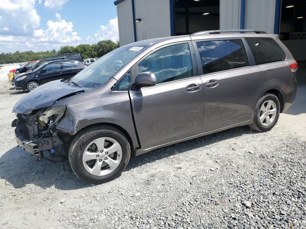 Toyota Sienna 2014 E grade