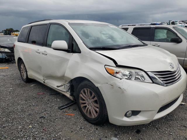 VIN 5TDYZ3DC6HS773546 2017 Toyota Sienna, Xle no.4