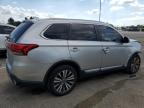 MITSUBISHI OUTLANDER снимка