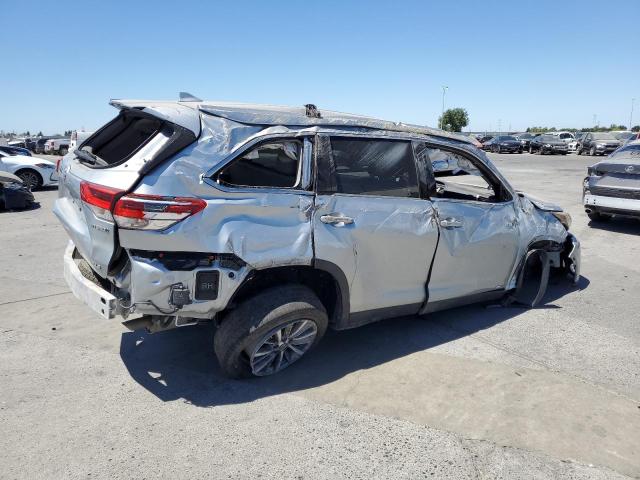 VIN 5TDJGRFH0KS070602 2019 Toyota Highlander, Hybrid no.3