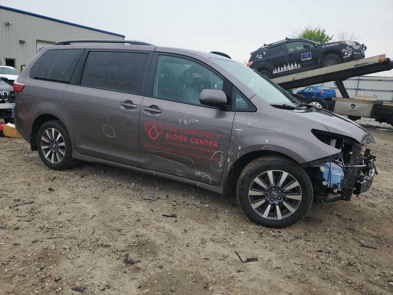 Lot #2794545420 2019 TOYOTA SIENNA LE