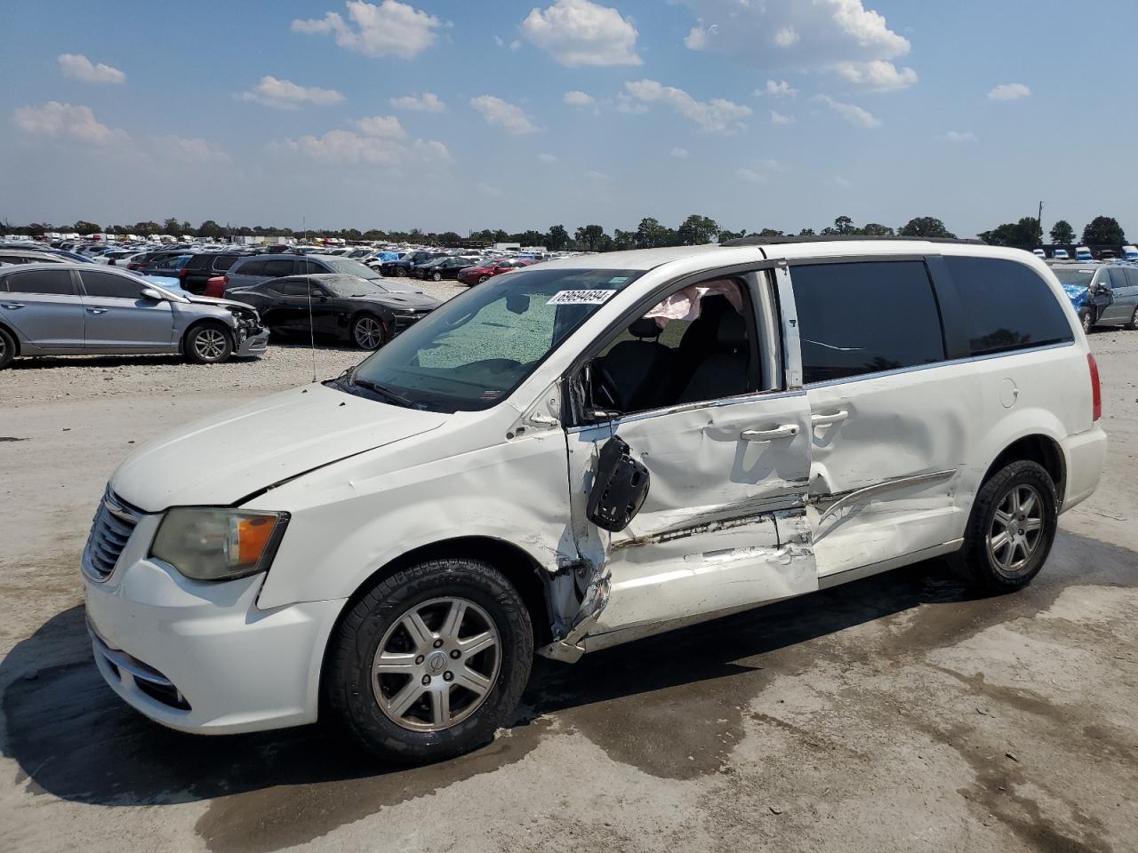 Lot #2871902346 2012 CHRYSLER TOWN & COU