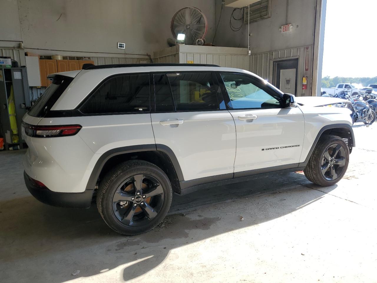 2024 Jeep GRAND CHER, LAREDO