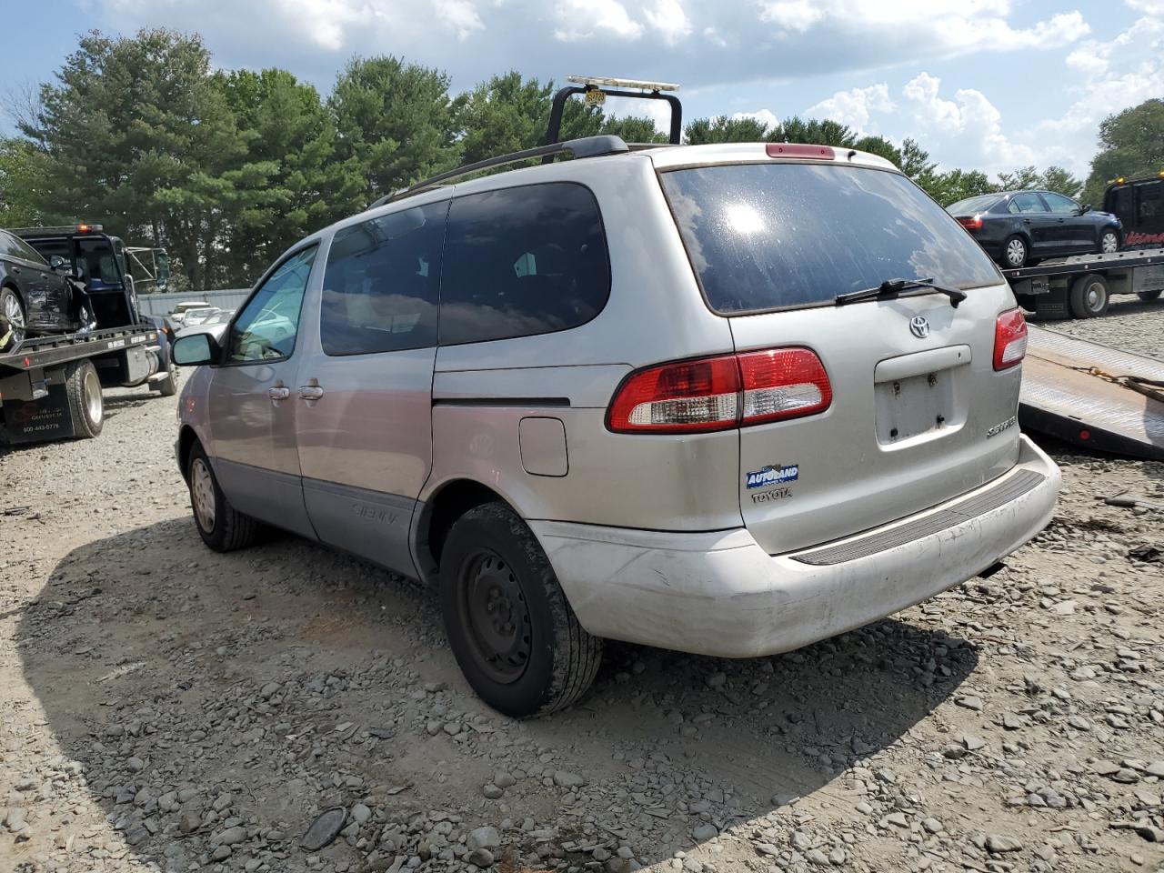 2001 Toyota SIENNA LE