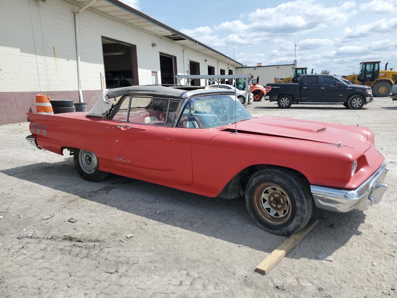 Lot #2804516218 1960 FORD THUNDERBIR