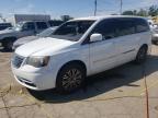 CHRYSLER TOWN & COU photo