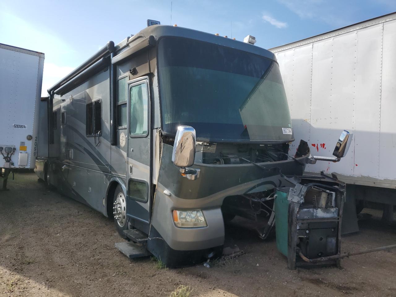 Freightliner XC Raised Rail Rear Engine Motor Home Chassis 2007 