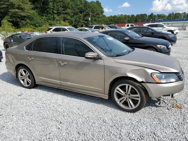 VIN 1VWCM7A32FC025702 2015 Volkswagen Passat, Sel no.4