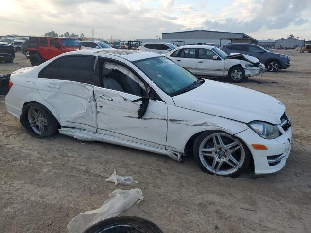 VIN WDDGF4HB5DA802141 2013 Mercedes-Benz C-Class, 250 no.4