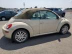 VOLKSWAGEN NEW BEETLE photo