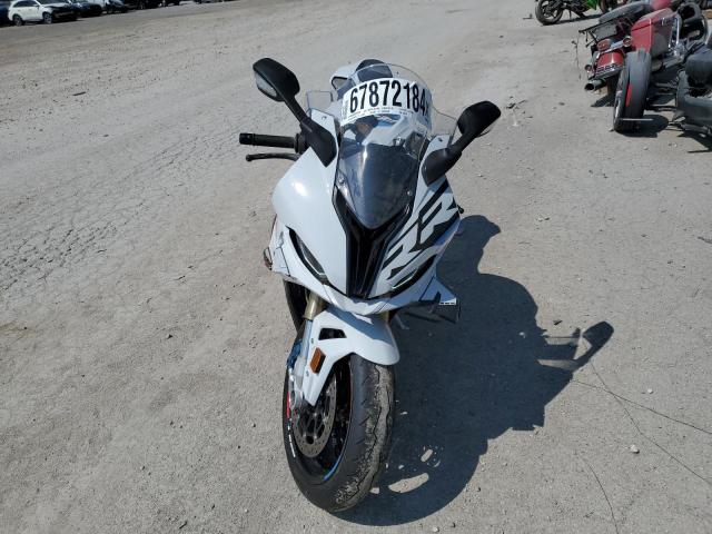 BMW S 1000 RR 2024 white  gas WB10E630XR6J09377 photo #3