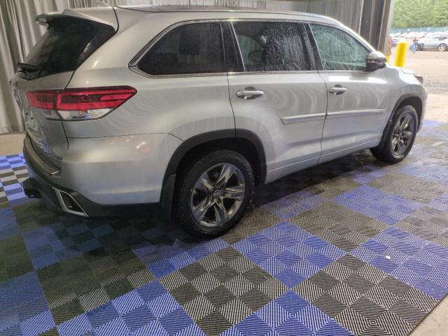 VIN 5TDDZRFH5JS815754 2018 Toyota Highlander, Limited no.3