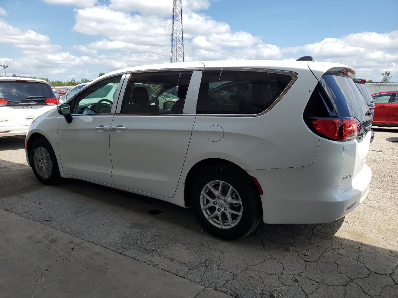 Lot #2938222482 2023 CHRYSLER VOYAGER LX