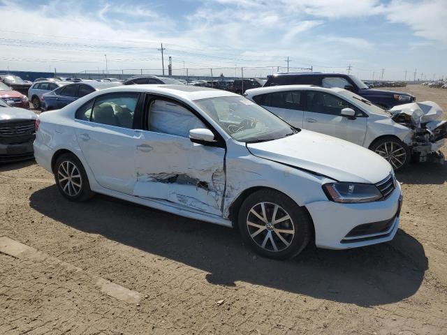 VIN 3VWDB7AJ5HM303289 2017 Volkswagen Jetta, SE no.4