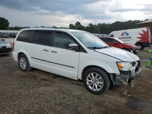 2015 CHRYSLER TOWN & COU - 2C4RC1GGXFR711307