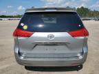 TOYOTA SIENNA LE photo