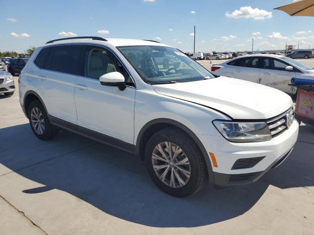 2018 VOLKSWAGEN TIGUAN SE - 3VV2B7AX7JM113676