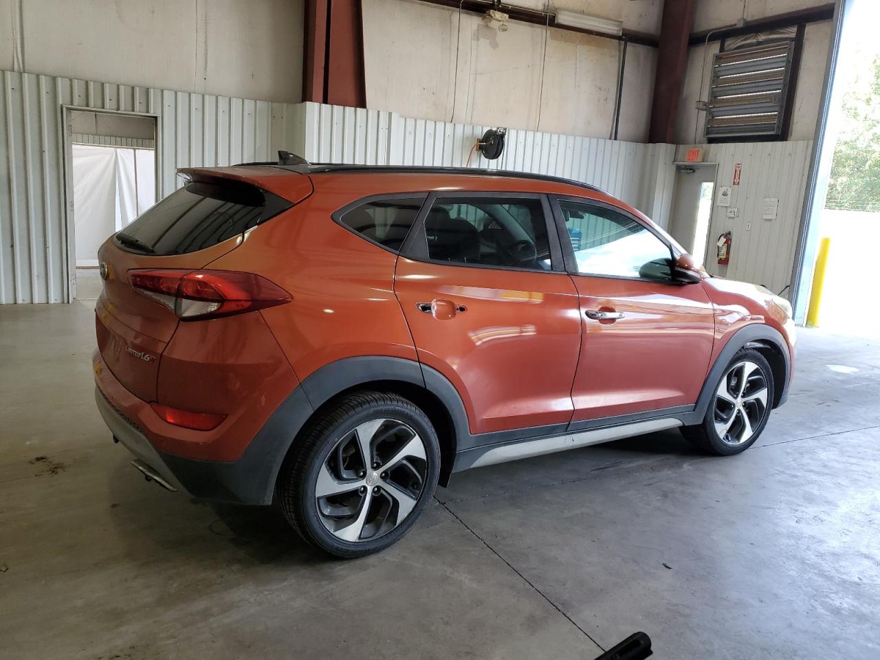 Lot #2843294634 2017 HYUNDAI TUCSON LIM