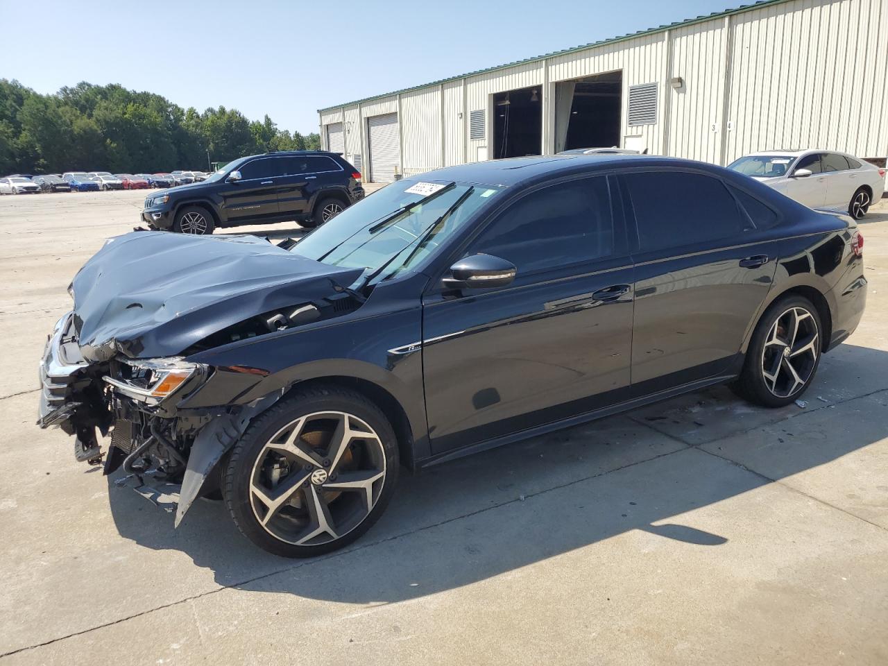 Lot #2852861203 2020 VOLKSWAGEN PASSAT R-L