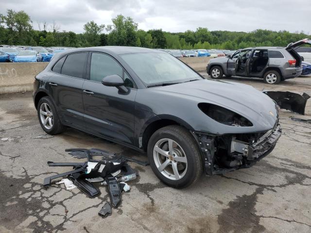 VIN WP1AA2A52JLB06035 2018 Porsche Macan no.4